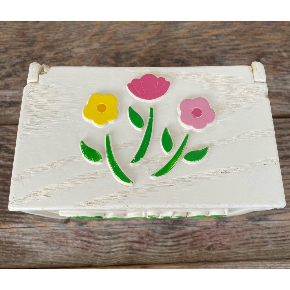 VIntage 1970s Faux white Wood Floral Recipe Box with Recipes Retro - Picture 4 of 10